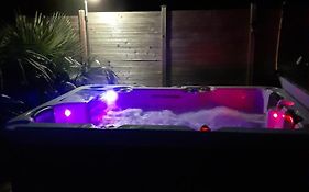chambre et jacuzzi au nuit étoile 4km a la plage